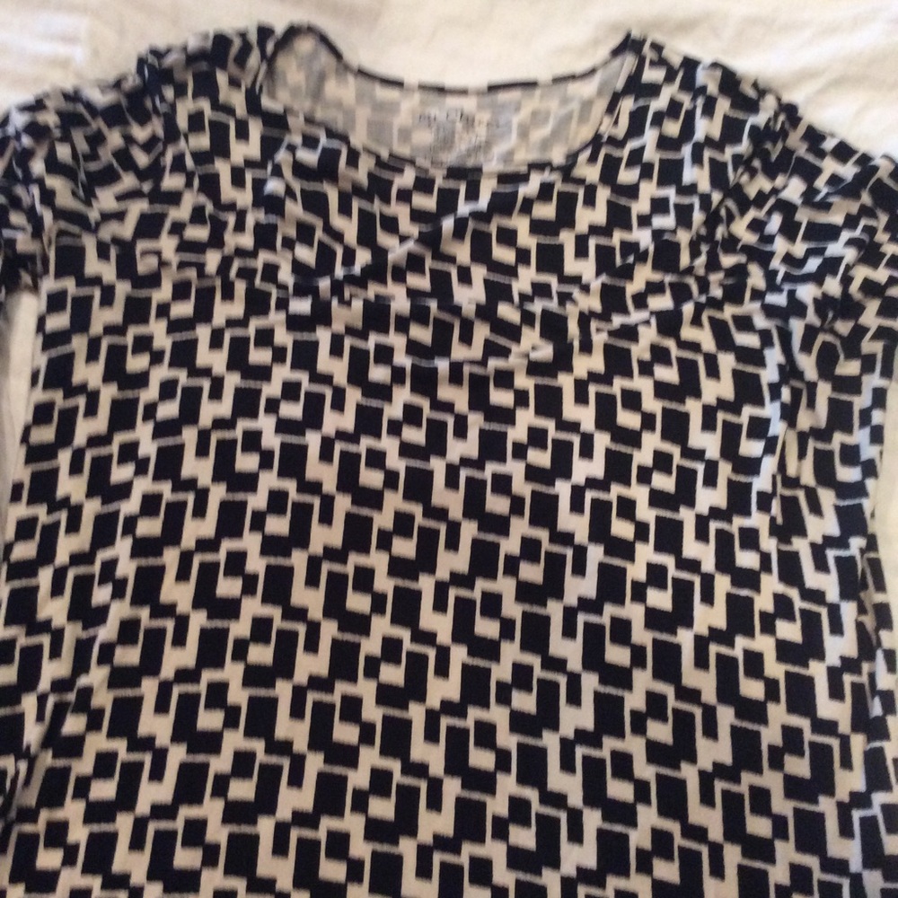 Black and off white long sleeved Chico’s t shirt